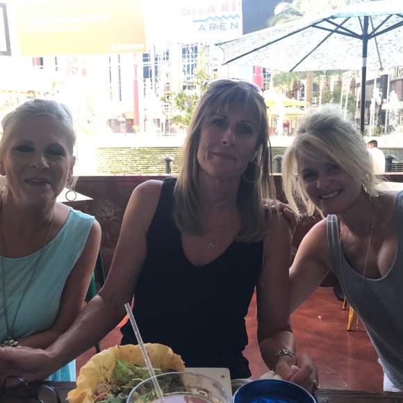 Meet your Posher, Sue - Picture 2 of 5